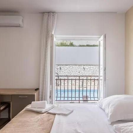 Senator 3* Podstrana