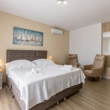 بيت ضيافة Senator بودْسْتغانا