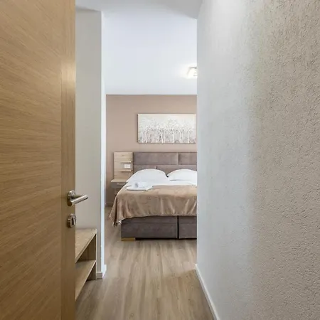 ゲストハウス Senator 3*