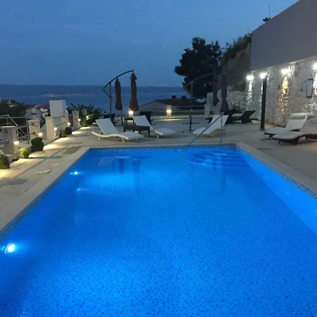 ゲストハウス Senator 3*