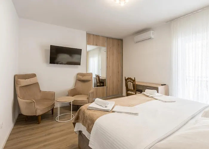 Senator Ποντστράνα