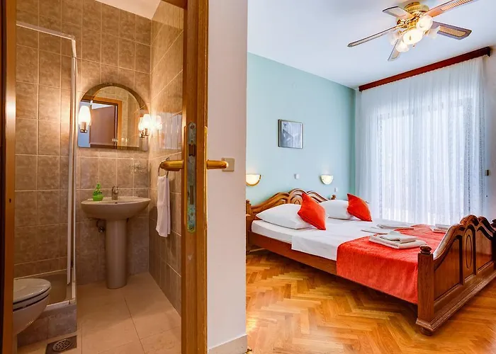 Πανσιόν Senator Ποντστράνα