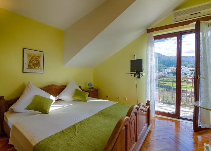 Senator Ποντστράνα