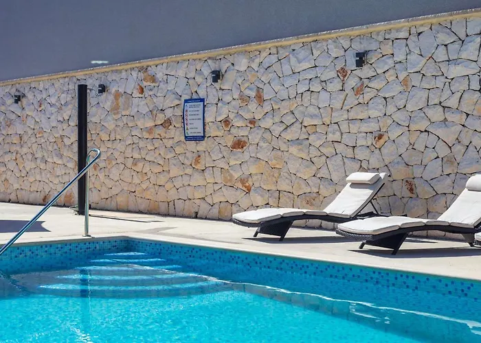 Senator Ποντστράνα